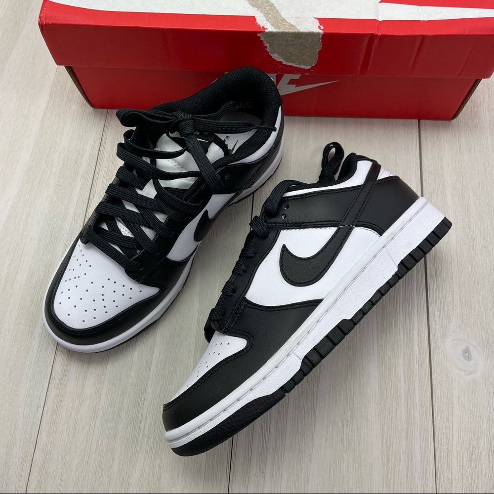 Womens NIKE DUNK LOW BLACK WHITE low top sneakers size 5.5